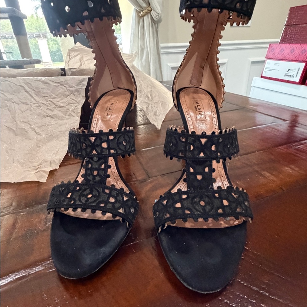 Alaia Black Heels - Picture 3 of 12
